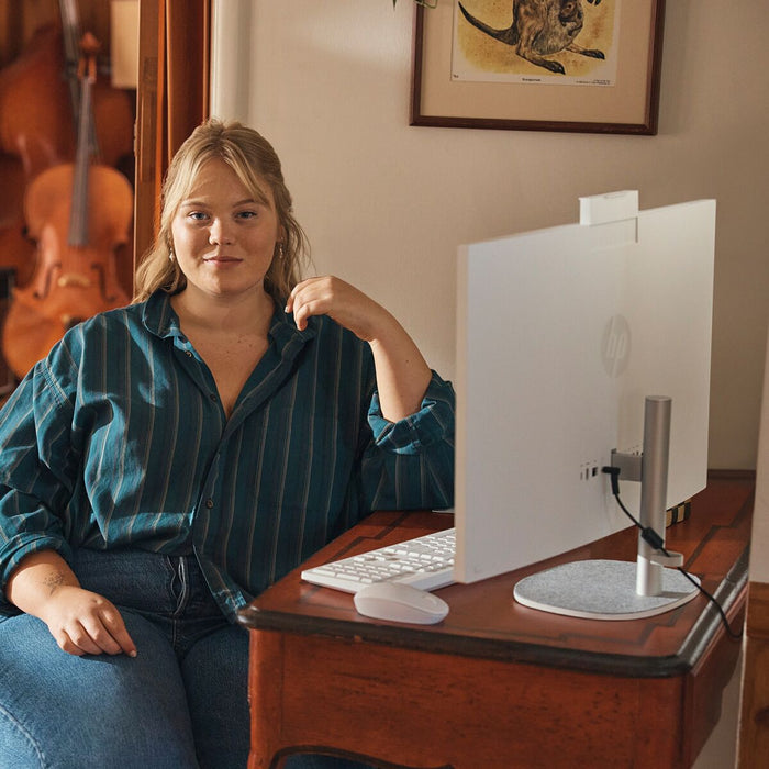 V4HE08EB76BF951E19880A2C628BA6CDDECR5099603P1