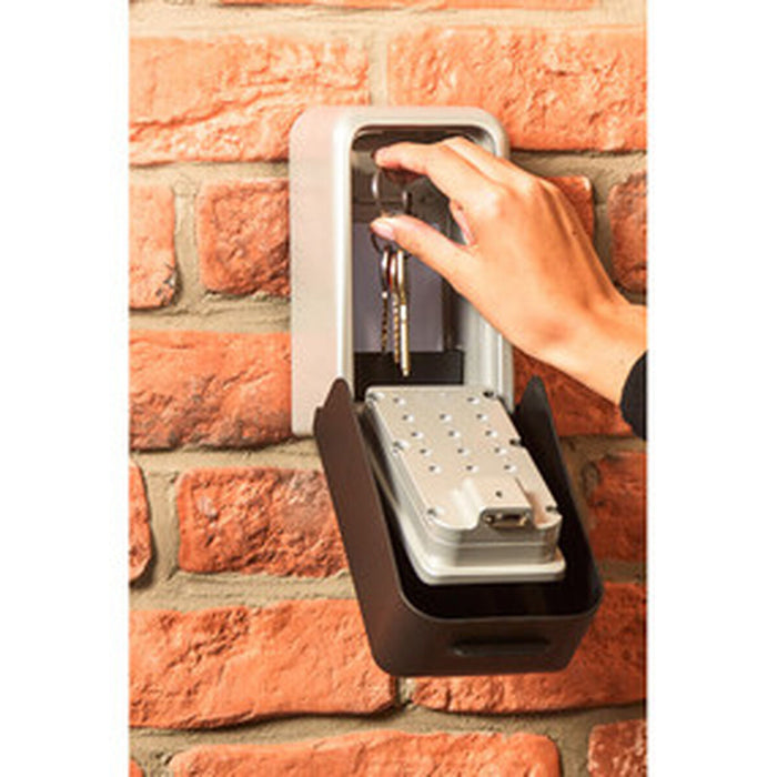 V7H6730D176C10489AE501FE6EE78799F88R4600815P5