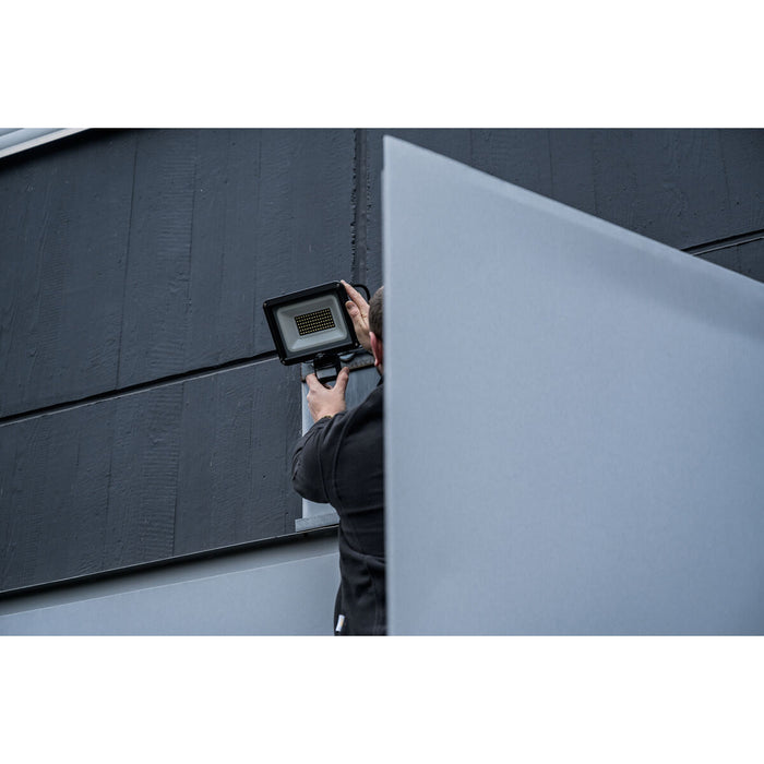 V4H036EAC875F2242B163389A8B561D9C7BR7198025P9