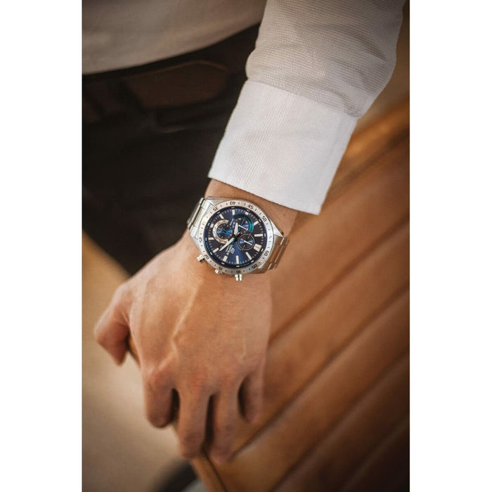 V7HCF42CE0BA5A7B60E03A01BB5F38189AFR5362311P4