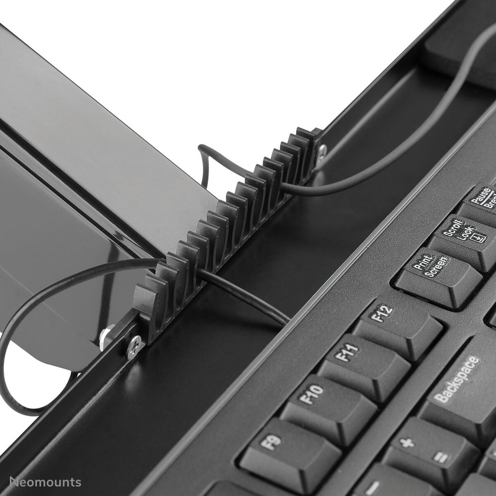 V3HF0790650CF913CEF46AF9E49348EBAA7R5802730P1